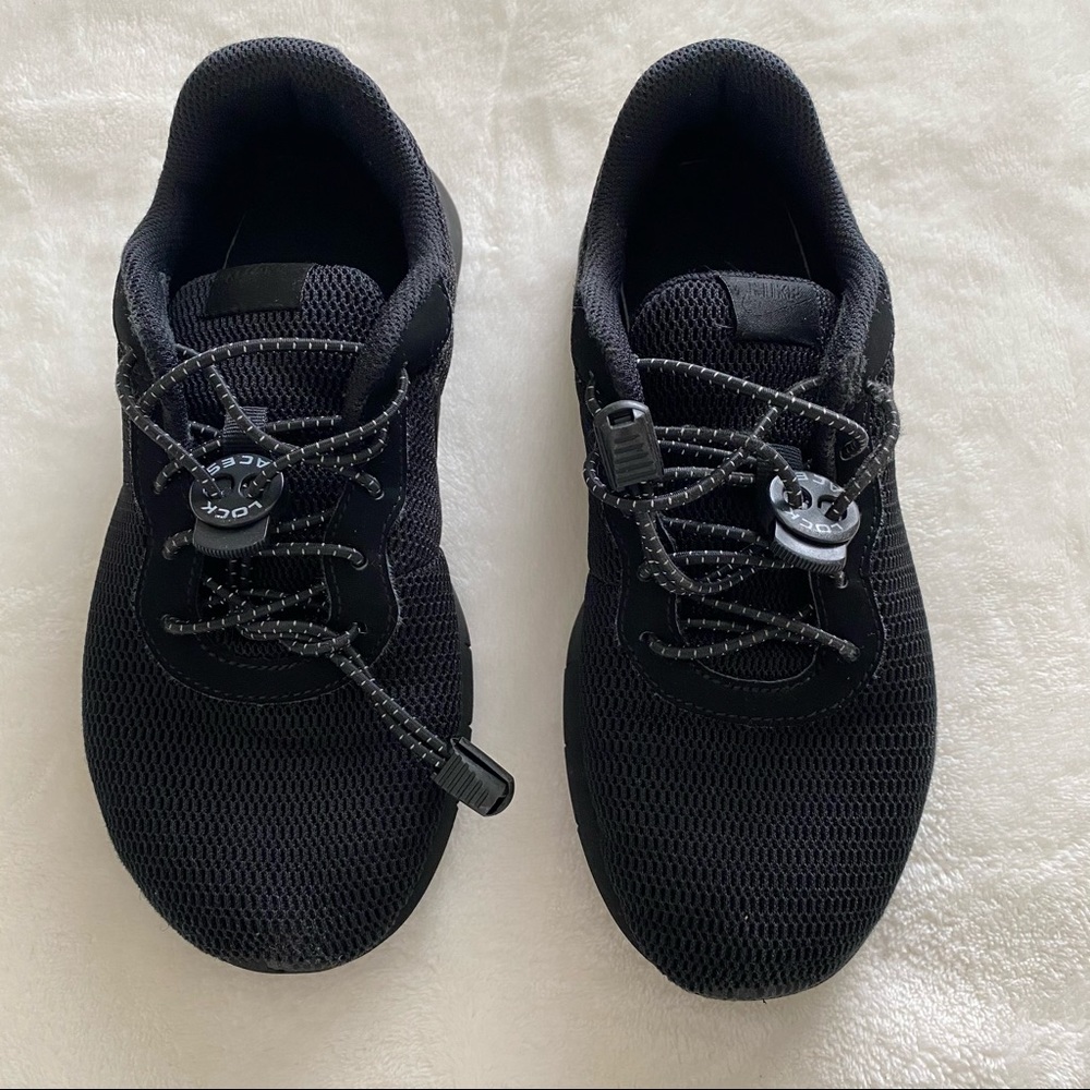 Nike Tanjun Black (GS) Sneakers 3.5 Youth Boy